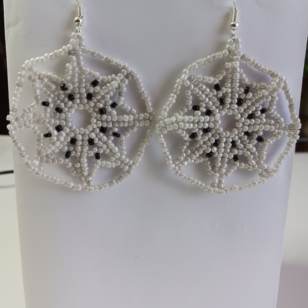 Handmade halloween webs earrings handmade glass seed beads black and silver